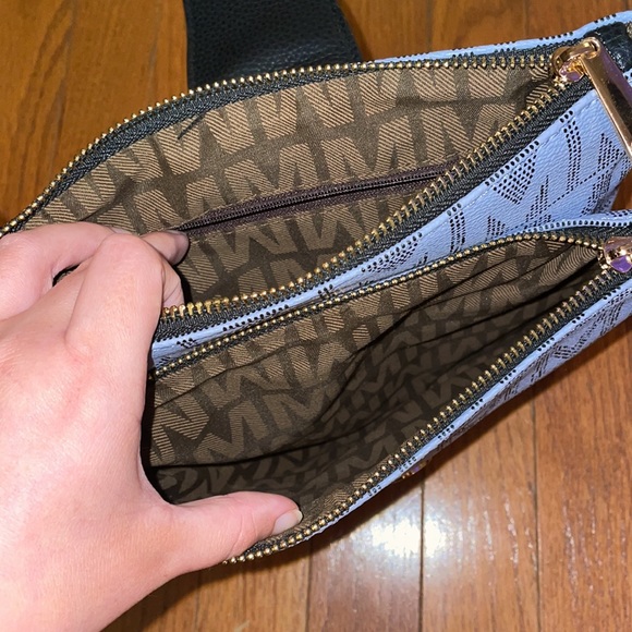purse - Picture 2 of 2